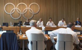 Израиль, Россия и «скандинавские палки» в колеса: МОК вынужден петлять в пунктах Олимпийской хартии