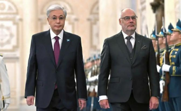 Как «ксендзы» из Таллина ездили Токаева охмурять — причем на русском Как «ксендзы» из Таллина ездили Токаева охмурять — причем на русском